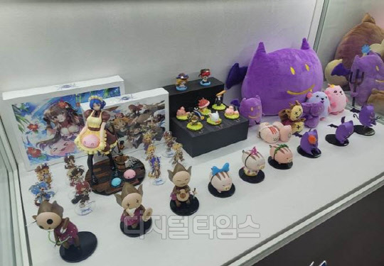 라그나로크를 활용한 굿즈. 그라비티 제공.